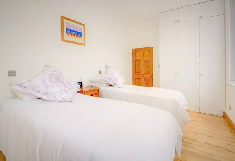 Hotelli Luxury Apartments   Rodney Road