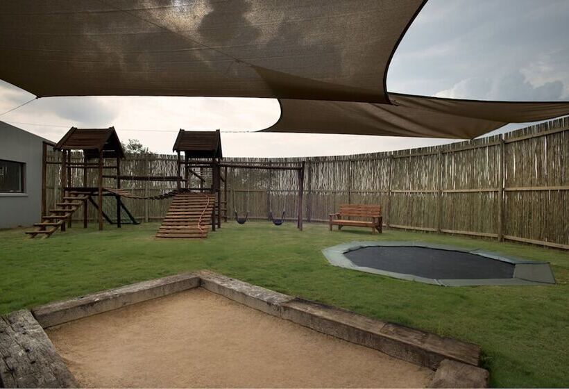 酒店 Mhondoro Safari Lodge & Villa