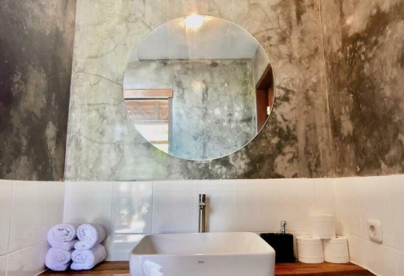 Lmbk Surf Camp Hostel