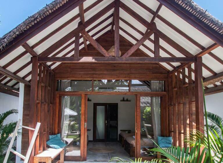 Lmbk Surf Camp Hostel