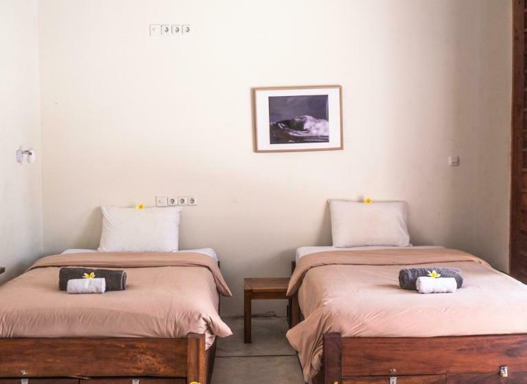 Lmbk Surf Camp Hostel