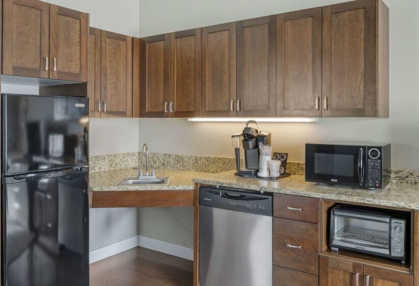 호텔 Best Western Plus Peppertree Inn At Omak