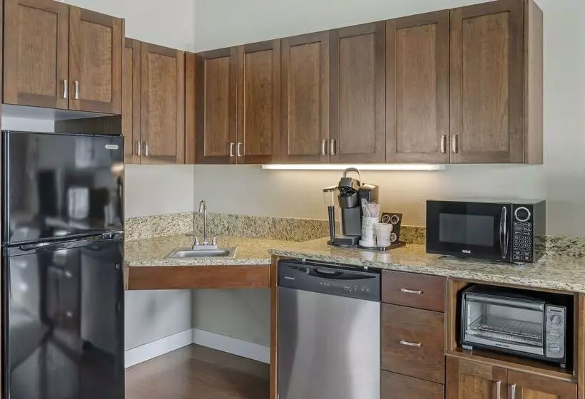 בית מלון כפרי Best Western Plus Peppertree Inn At Omak