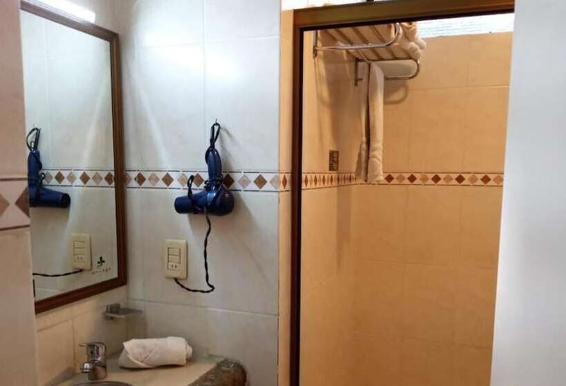 فندق Florencia Regency