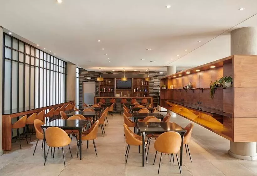 هتل Four Points By Sheraton Distrito Uno Chihuahua