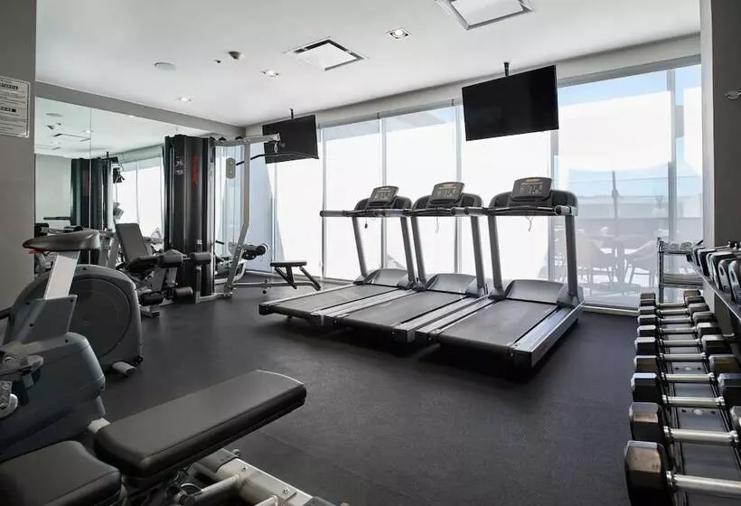 هتل Four Points By Sheraton Distrito Uno Chihuahua