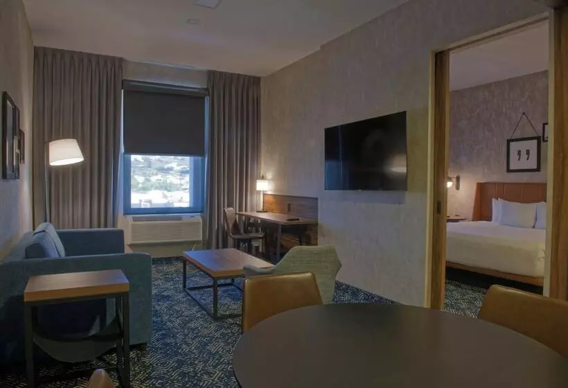 هتل Four Points By Sheraton Distrito Uno Chihuahua