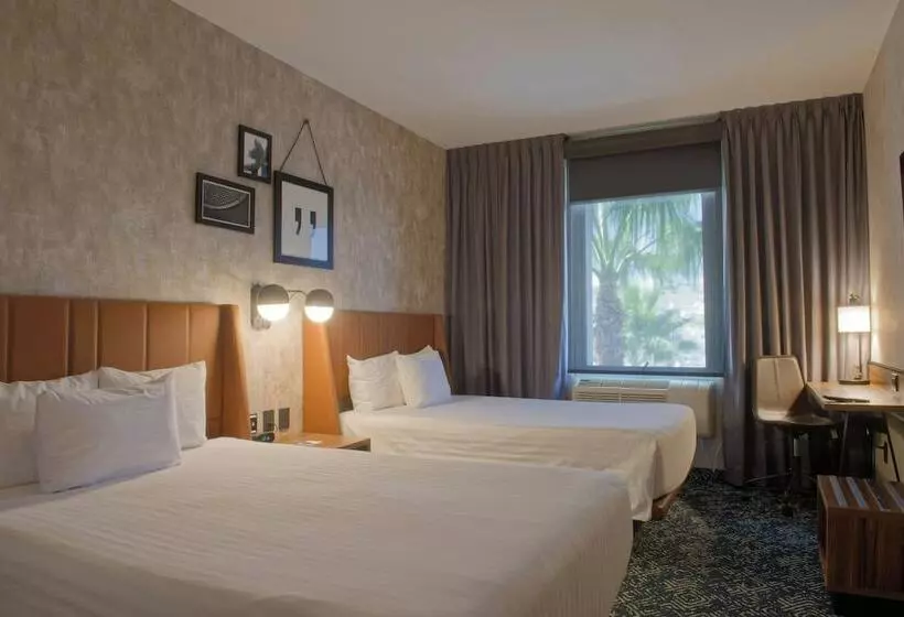 هتل Four Points By Sheraton Distrito Uno Chihuahua