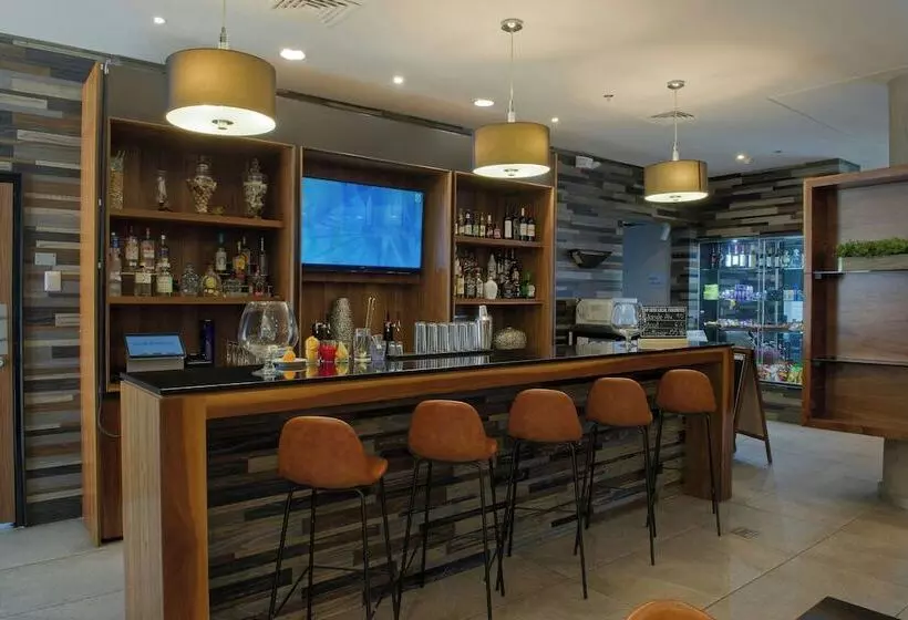 هتل Four Points By Sheraton Distrito Uno Chihuahua