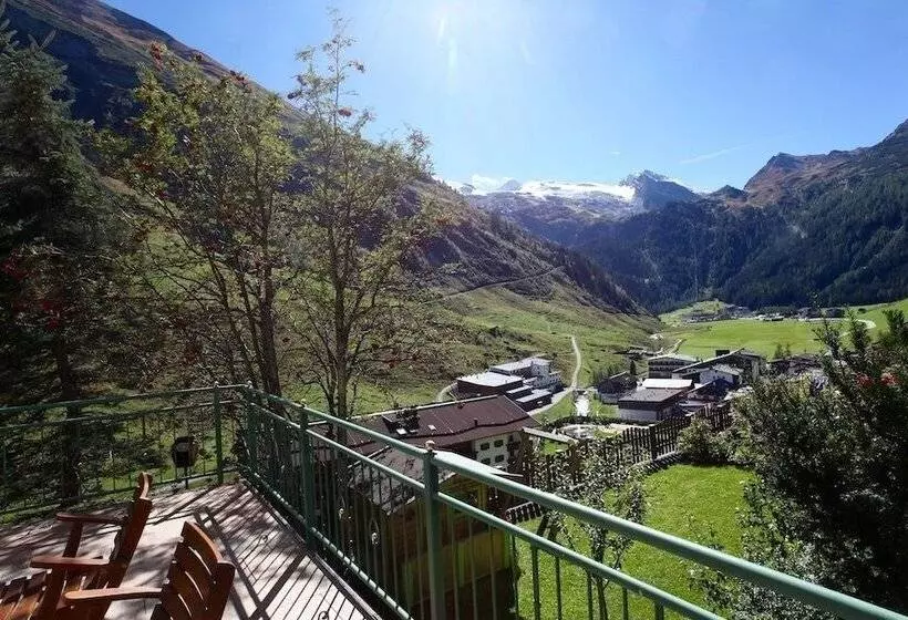 Отель Frühstückspension Christina