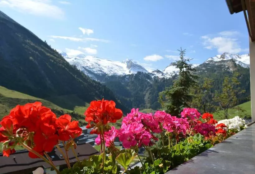 Отель Frühstückspension Christina