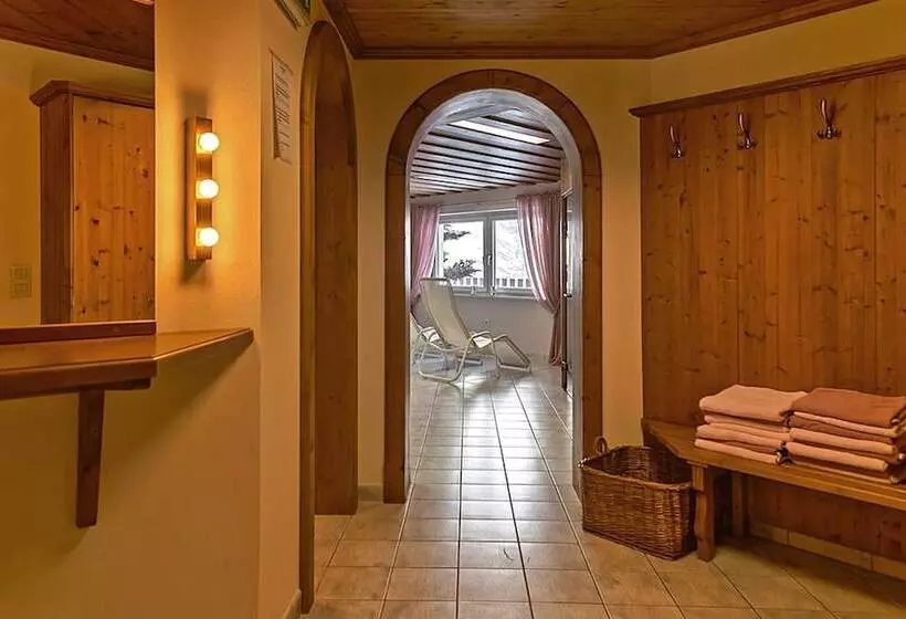 Отель Frühstückspension Christina