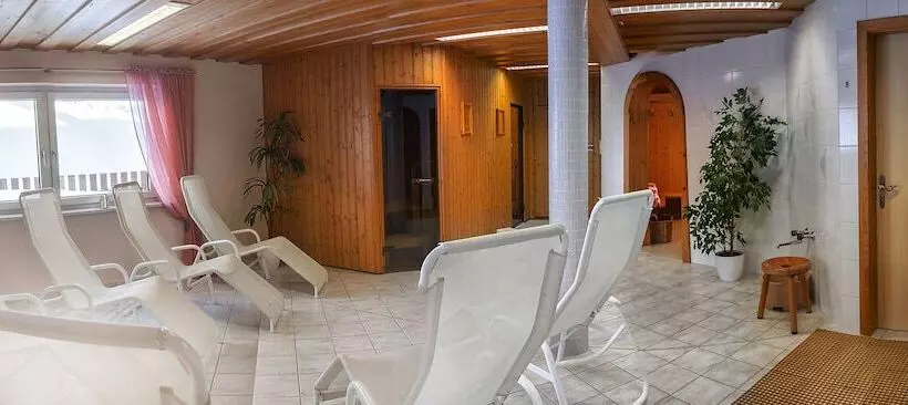 Отель Frühstückspension Christina