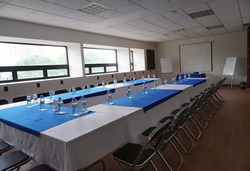 Ibeurohotel Guadalajara Expo