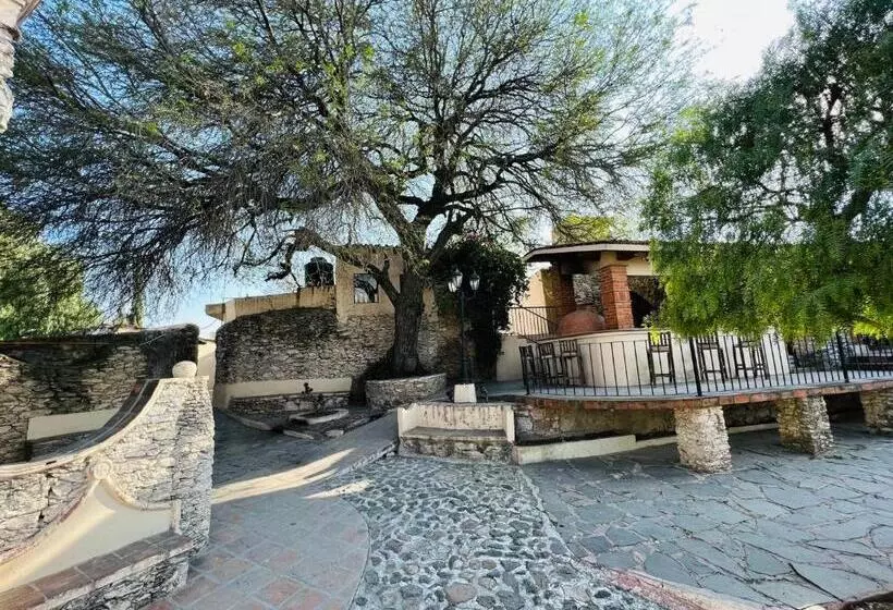 호텔 Parador Vernal