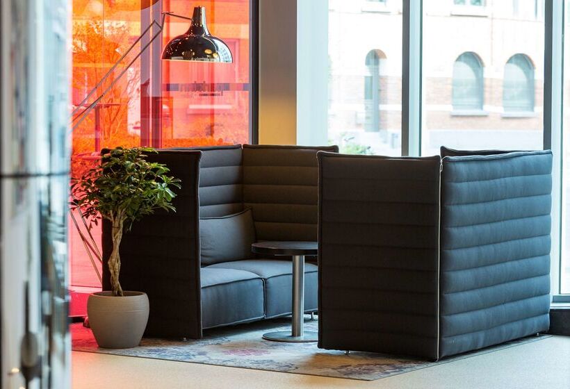 בית מלון כפרי Park Inn By Radisson Leuven