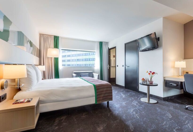 בית מלון כפרי Park Inn By Radisson Leuven