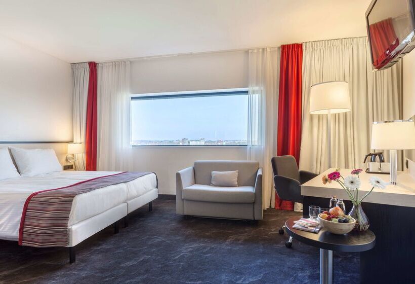 בית מלון כפרי Park Inn By Radisson Leuven