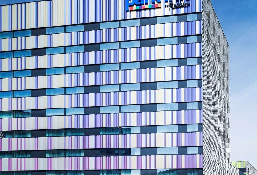 בית מלון כפרי Park Inn By Radisson Leuven