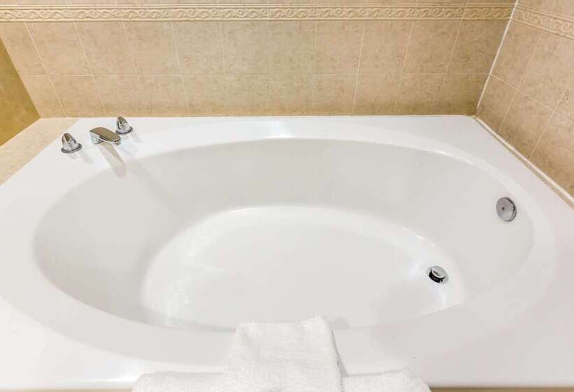 Отель Comfort Inn & Suites Irvine Spectrum