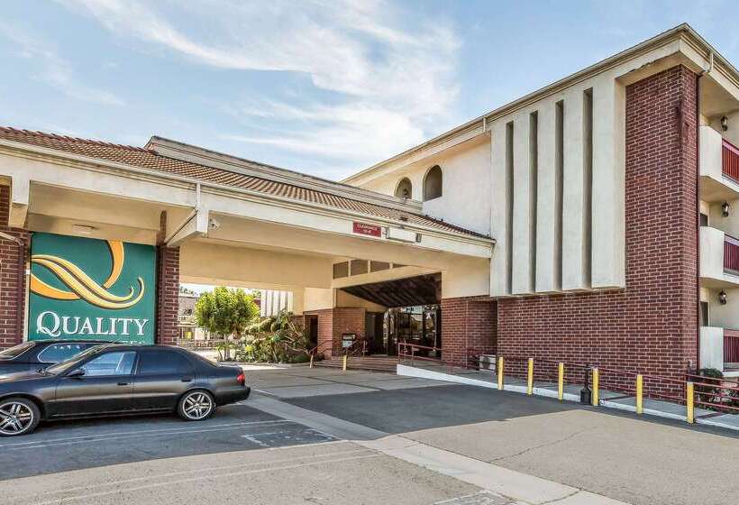 Отель Comfort Inn & Suites Irvine Spectrum