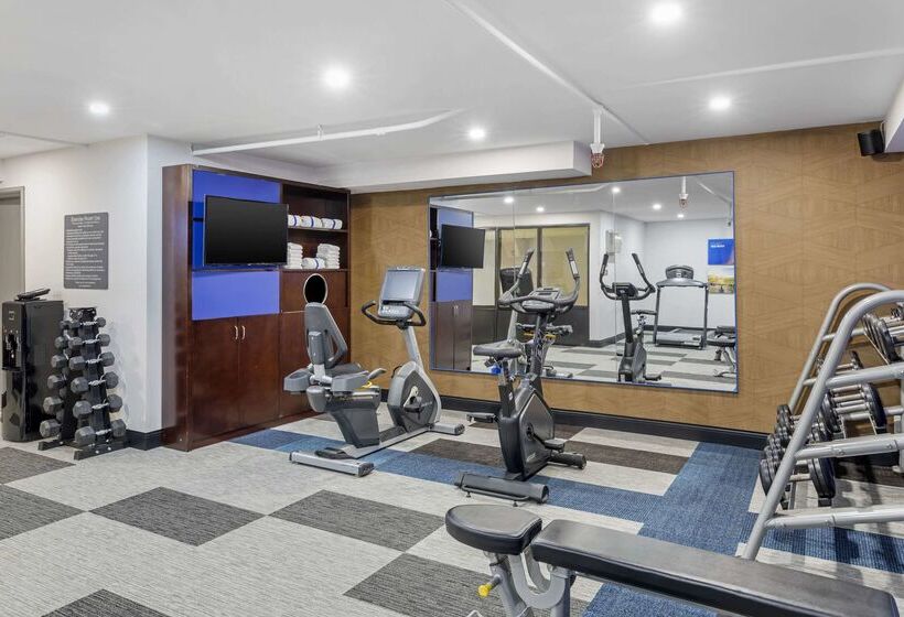 Отель Comfort Inn & Suites Irvine Spectrum