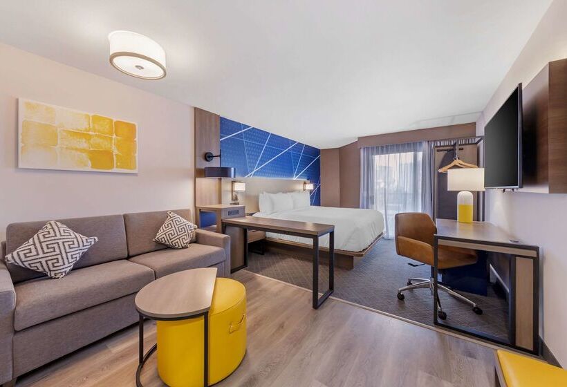 Отель Comfort Inn & Suites Irvine Spectrum