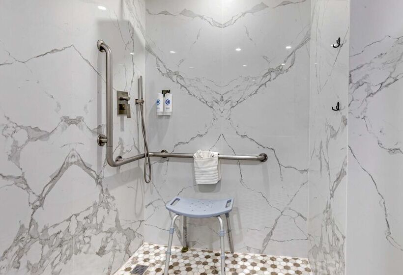 Отель Comfort Inn & Suites Irvine Spectrum