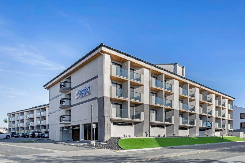 Отель Comfort Inn & Suites Irvine Spectrum