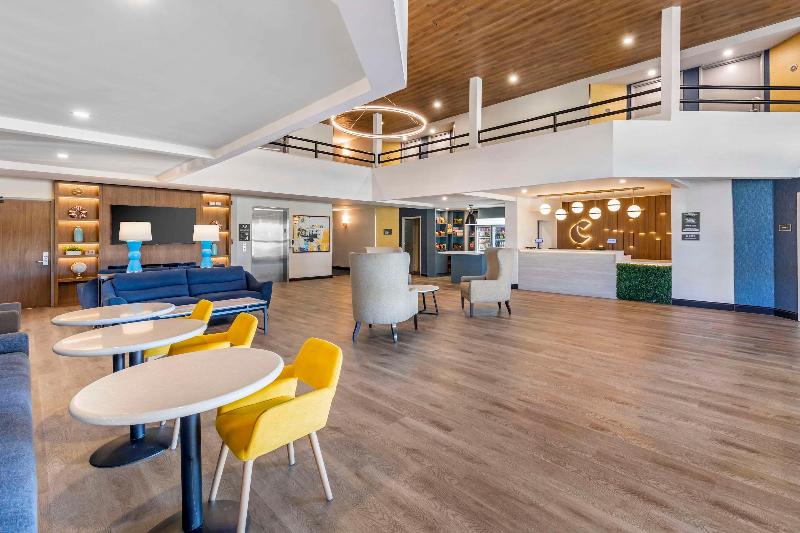 Отель Comfort Inn & Suites Irvine Spectrum