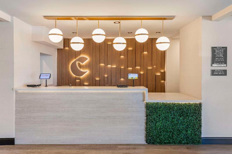 Отель Comfort Inn & Suites Irvine Spectrum