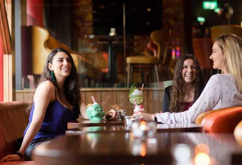 בית מלון כפרי The Ross