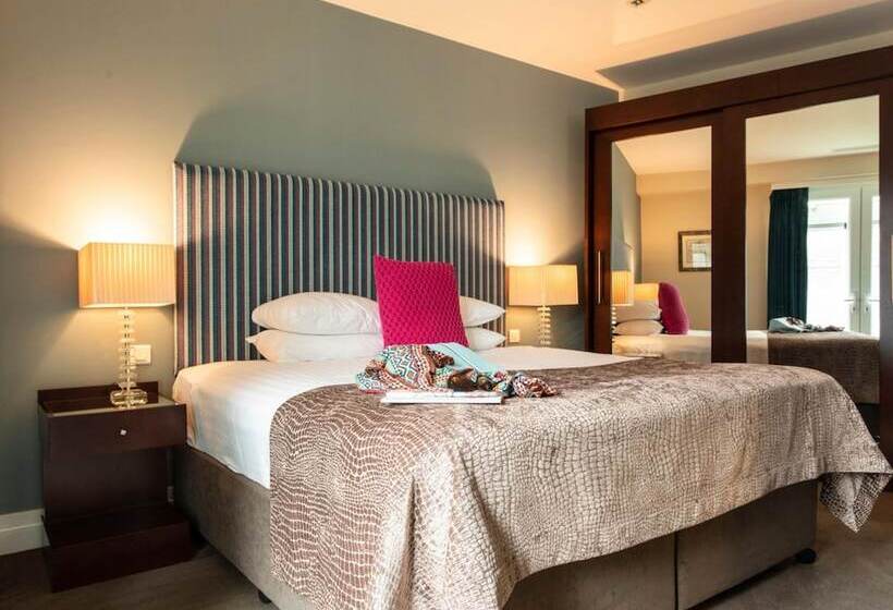 בית מלון כפרי The Ross