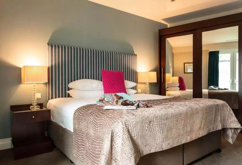 בית מלון כפרי The Ross