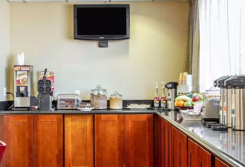 Отель Villa Montes