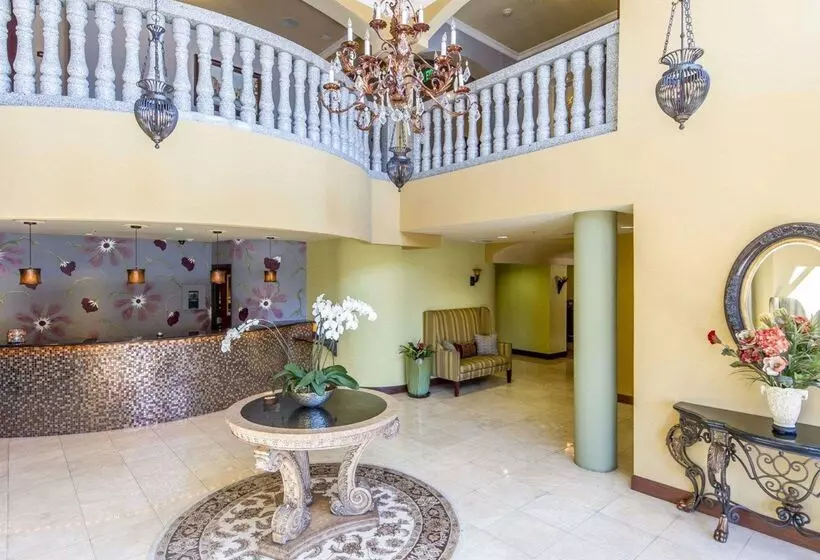 Отель Villa Montes