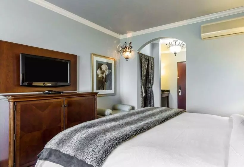 Отель Villa Montes