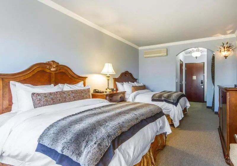 Отель Villa Montes