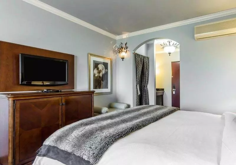 Отель Villa Montes