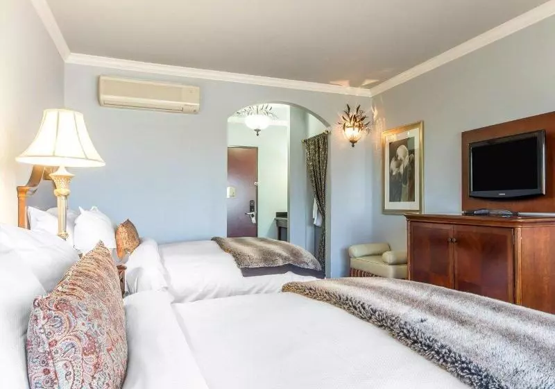 Отель Villa Montes