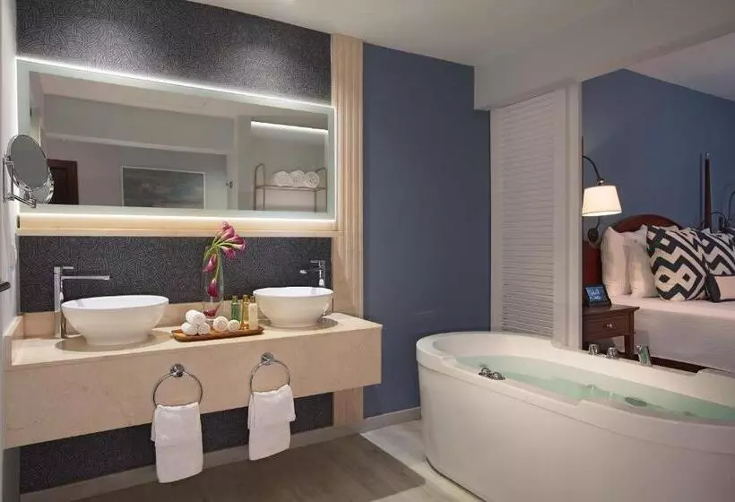 Resort Otel Secrets St. James