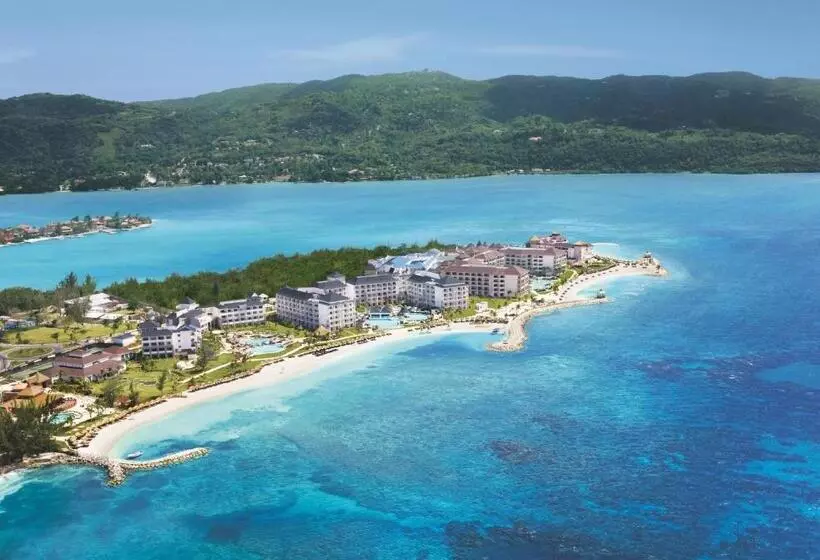 Resort Otel Secrets St. James