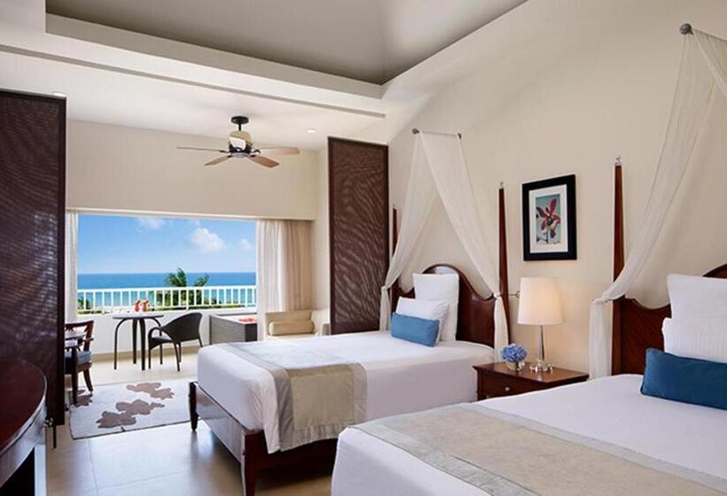 استراحتگاه Secrets St. James