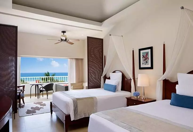 Resort Otel Secrets St. James