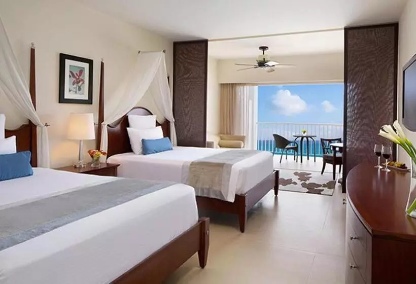 Resort Otel Secrets St. James