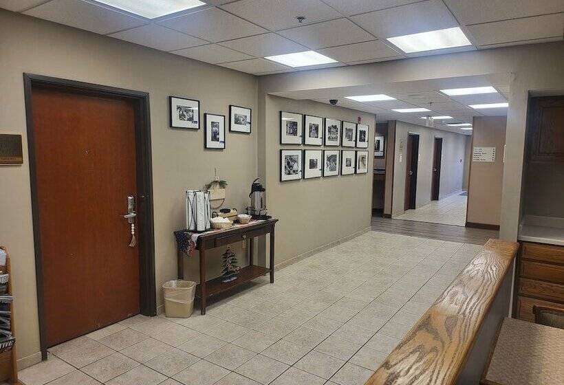 בית מלון כפרי The Glenville Inn