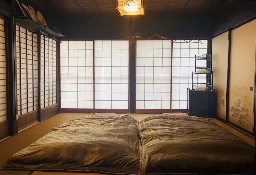 Guesthouse Voketto  Hostel