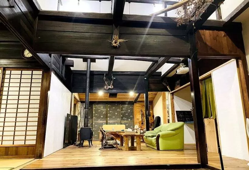 Guesthouse Voketto  Hostel