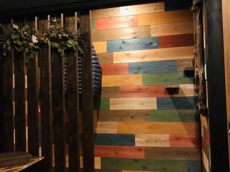 Guesthouse Voketto  Hostel