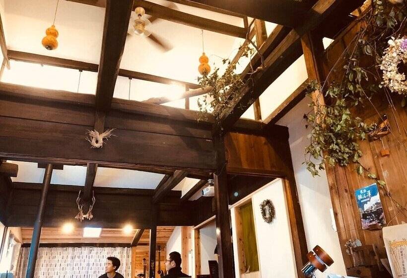 Guesthouse Voketto Hostel